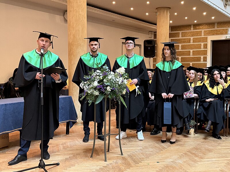 Izlaiduma svinības LU Kuldīgas filiāles absolventiem