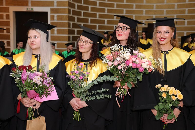 Latvijas Universitātes Cēsu filiāles ziemas izlaidumā – 89 jaunie speciālisti