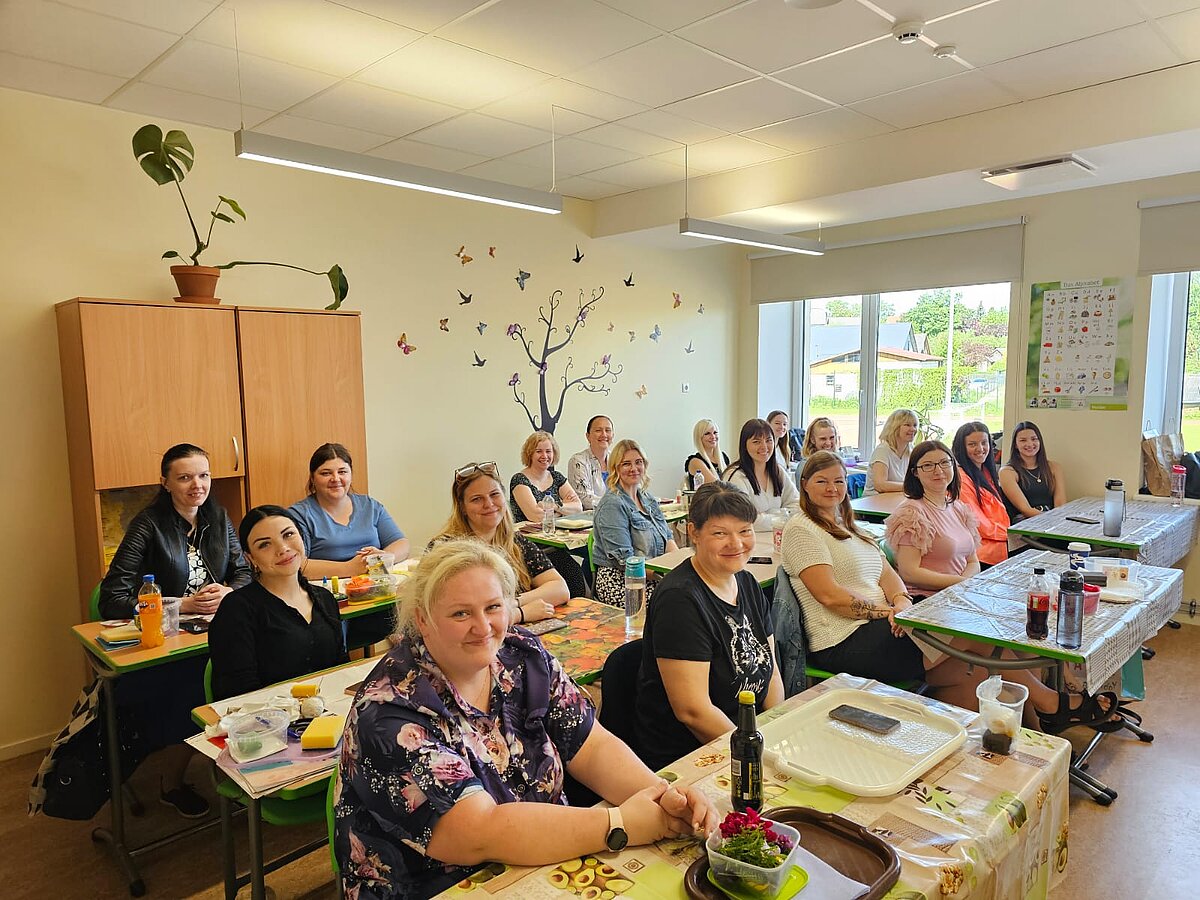 LU Madonas filiāles studiju programmas "Pirmsskolas skolotājs" studentes auditorijā.